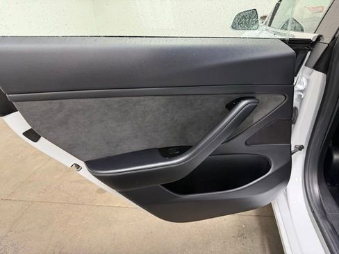 Used 2018 Tesla Model 3 Long Range image 15