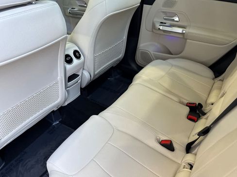 New 2026 Mercedes-Benz GLB 250 image 11