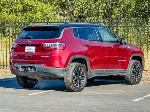 Used 2021 Jeep Compass Trailhawk w/ Sun and Sound Group AWD/4WD image 4