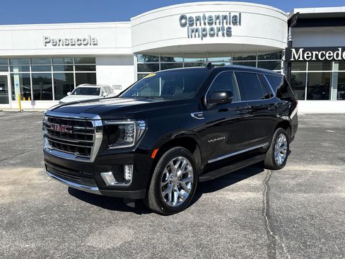 Used 2022 GMC Yukon SLT w/ SLT Premium Package image 1