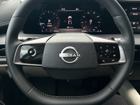 Used 2025 Nissan Murano SV AWD/4WD image 22