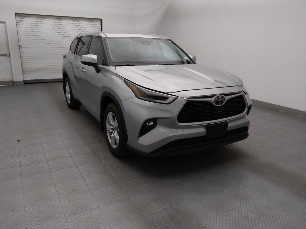 Used 2021 Toyota Highlander LE AWD/4WD image 14