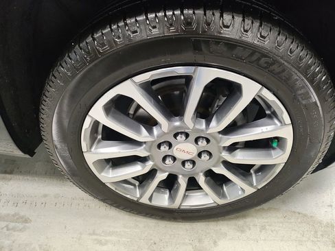 Used 2023 GMC Acadia Denali w/ Trailering Package AWD/4WD image 4