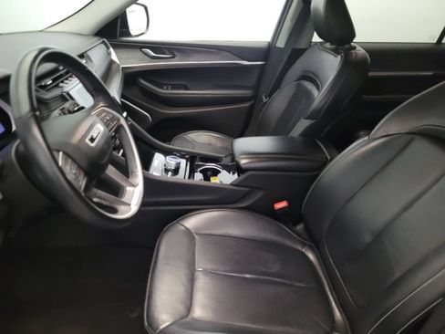 Used 2022 Jeep Grand Cherokee L Limited image 17