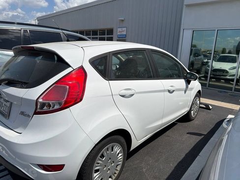 Used 2015 Ford Fiesta SE FWD image 4