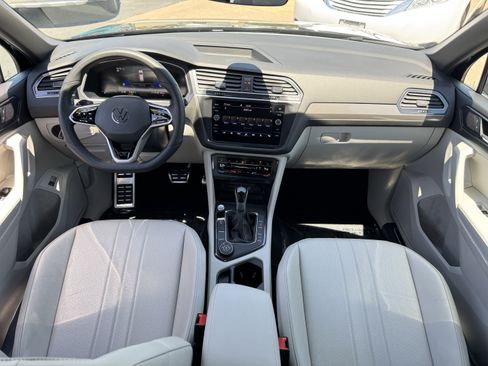 Certified 2024 Volkswagen Tiguan SE R-Line AWD/4WD image 34