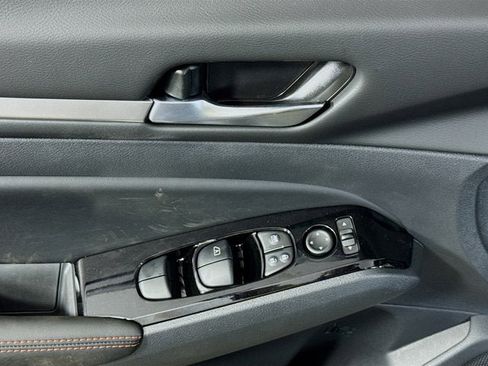 New 2025 Nissan Altima 2.5 SR image 19