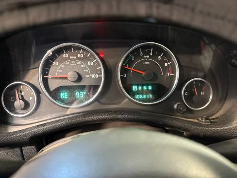 Used 2012 Jeep Wrangler Sport AWD/4WD image 18
