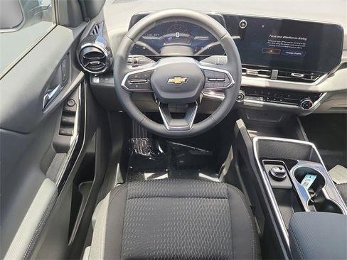 New 2026 Chevrolet Equinox LT image 16