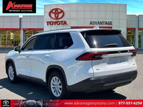 Certified 2024 Toyota Grand Highlander AWD image 10
