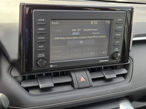 Used 2021 Toyota RAV4 LE image 19