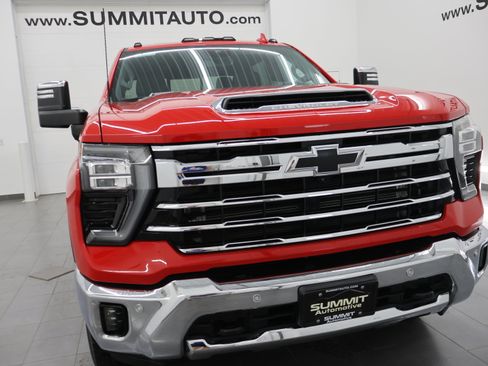 Used 2024 Chevrolet Silverado 2500 LTZ w/ LTZ Plus Package AWD/4WD image 28