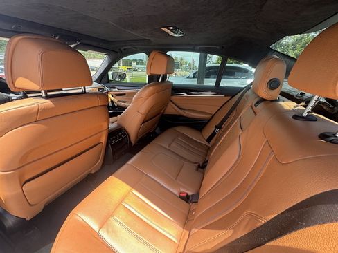 Used 2018 BMW 530i RWD image 12