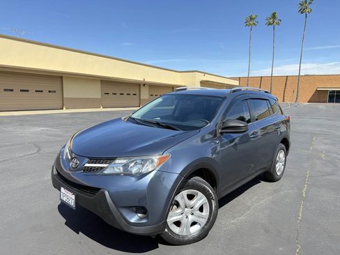 Used 2013 Toyota RAV4 LE image 3