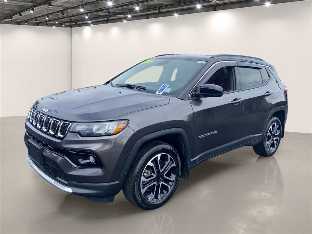 Used 2023 Jeep Compass Limited AWD/4WD image 3