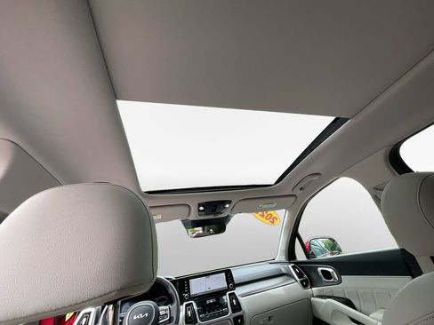 Certified 2023 Kia Sorento SX Prestige w/ Panoramic Sunroof Package AWD/4WD image 23