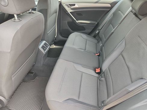 Used 2016 Volkswagen Golf S FWD image 23