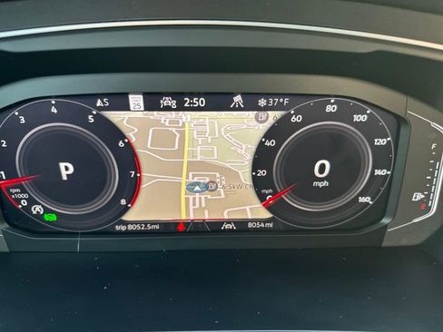 Certified 2024 Volkswagen Tiguan SEL R-Line image 22