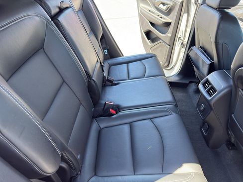 Used 2023 GMC Terrain SLT image 27