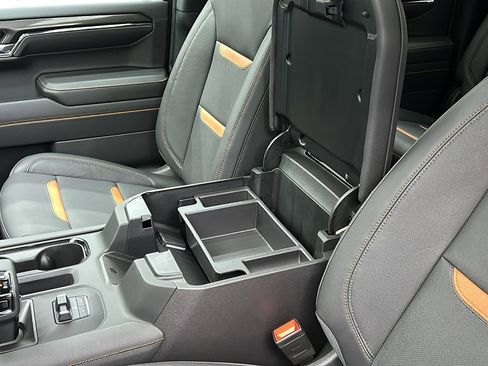 Used 2024 GMC Sierra 1500 AT4 w/ Technology Package image 29