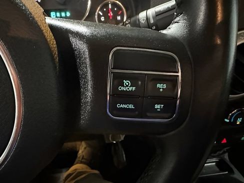 Used 2017 Jeep Wrangler Unlimited Sahara AWD/4WD image 12
