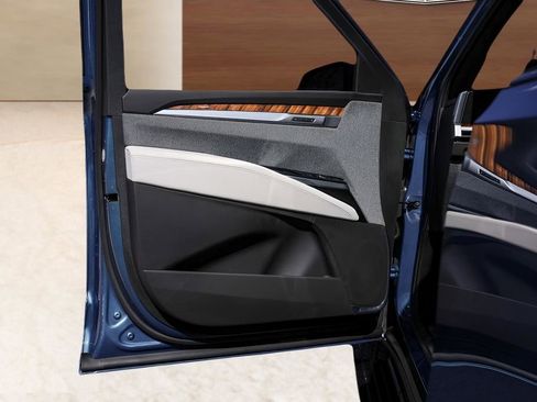 Certified 2025 Cadillac Escalade Sport Platinum w/ LPO, ONYX Package image 23