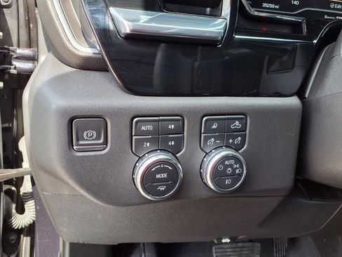 Used 2023 GMC Sierra 1500 SLT w/ SLT Premium Package AWD/4WD image 30