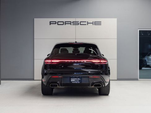 Certified 2023 Porsche Macan image 6