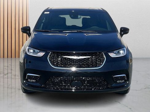 New 2026 Chrysler Pacifica Select FWD image 3