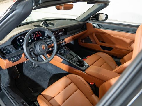 Certified 2026 Porsche 911 Targa 4 GTS AWD/4WD image 4