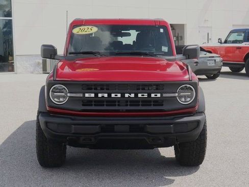 New 2025 Ford Bronco 4-Door image 2