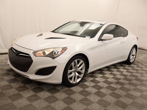 Used 2013 Hyundai Genesis 2.0T RWD image 1