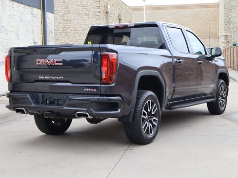Used 2022 GMC Sierra 1500 AT4 w/ AT4 Premium Package AWD/4WD image 3