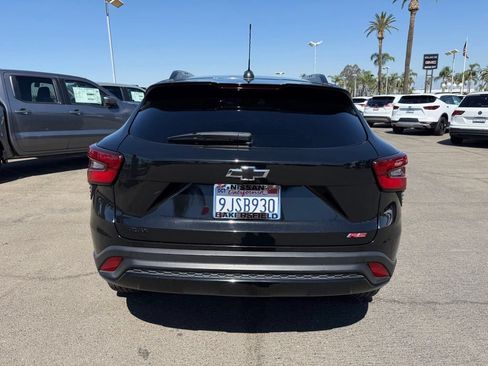 Used 2024 Chevrolet Trax RS FWD image 5