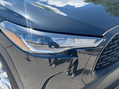 Used 2022 Toyota Corolla Cross LE image 34