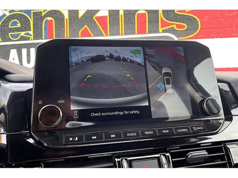 Used 2025 Nissan Pathfinder SL AWD/4WD image 24