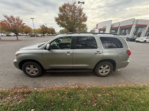 Used 2015 Toyota Sequoia SR5 image 4