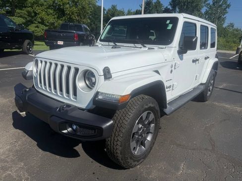 Certified 2019 Jeep Wrangler Unlimited Sahara AWD/4WD image 9