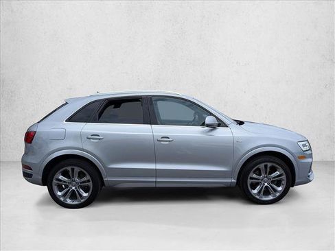 Used 2018 Audi Q3 2.0T Premium Plus w/ Premium Plus Package FWD image 4