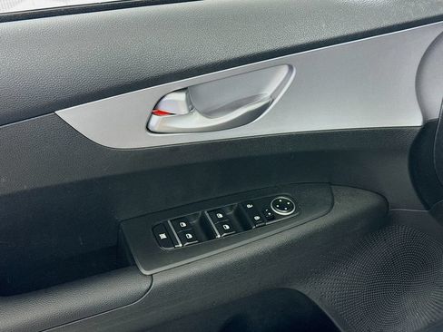 Used 2024 Kia Forte LX FWD image 17