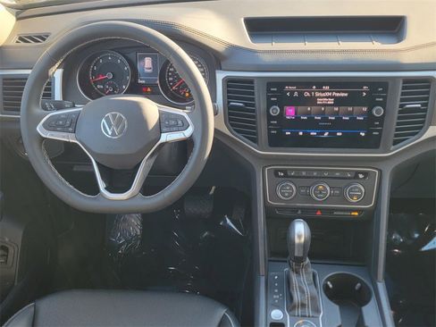 Used 2021 Volkswagen Atlas SE image 18