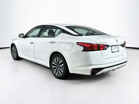 Used 2025 Nissan Altima 2.5 SV FWD image 5