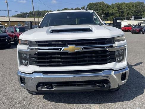 Used 2024 Chevrolet Silverado 2500 LT image 10