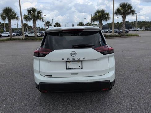 Certified 2026 Nissan Rogue S FWD image 5