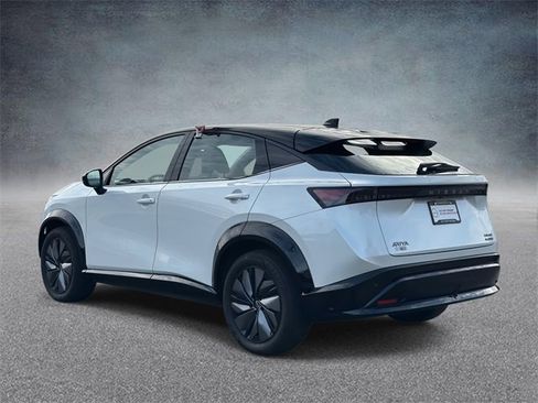 Used 2023 Nissan Ariya AWD image 6