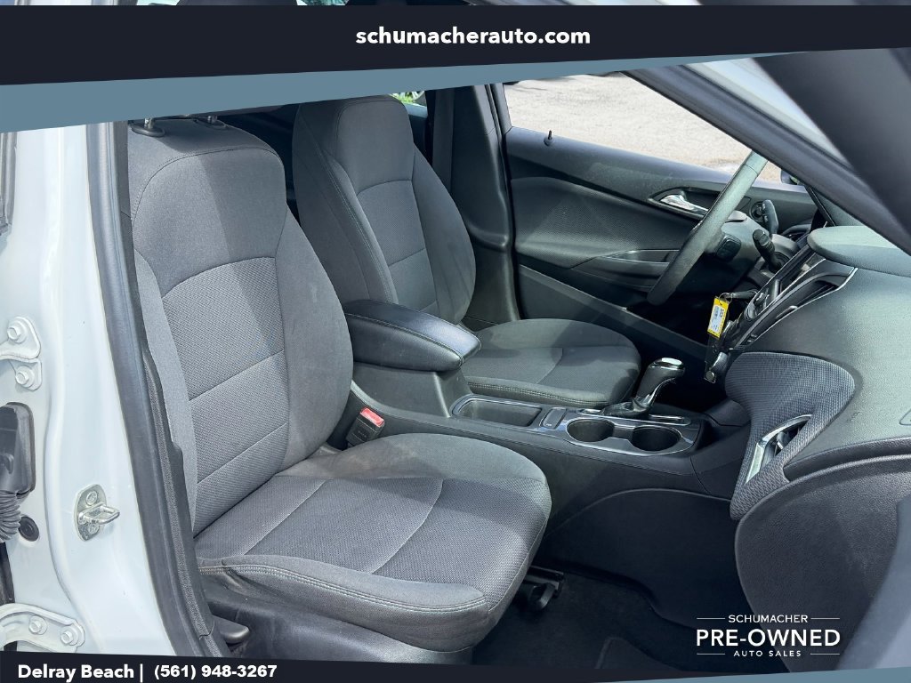 Used 2019 Chevrolet Cruze LT w/ RS Package FWD image 19