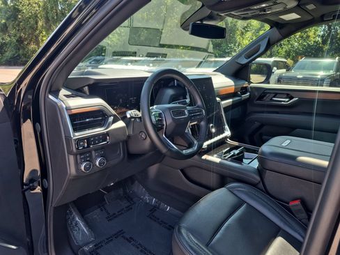 Certified 2025 GMC Yukon XL Denali w/ Sun & Power Step Package AWD/4WD image 11