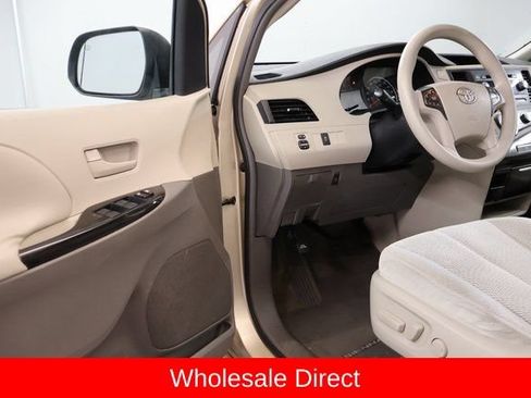 Used 2011 Toyota Sienna LE FWD image 7