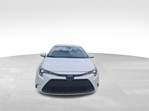Used 2024 Toyota Corolla LE image 4