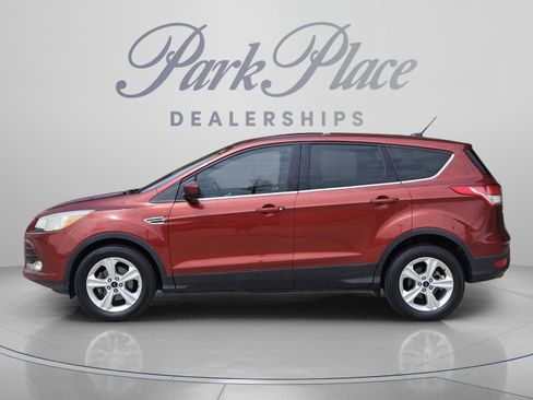 Used 2016 Ford Escape SE FWD image 2